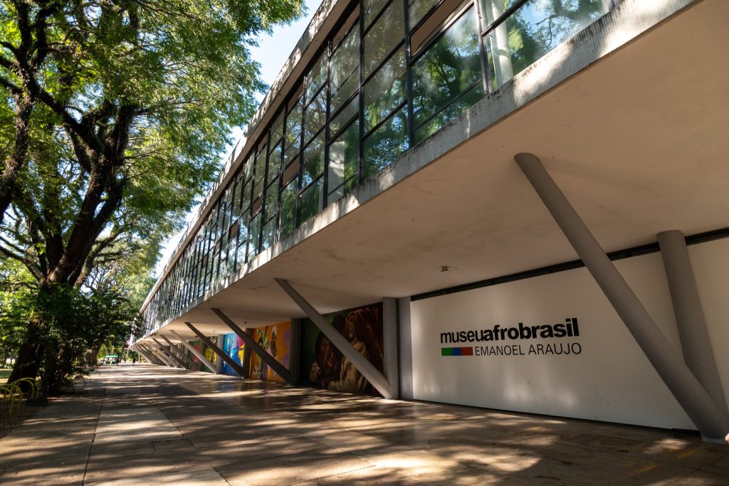 Imagem mostra fachada do Museu Afro Brasil Emanoel Araujo no Parque Ibirapuera, em São Paulo