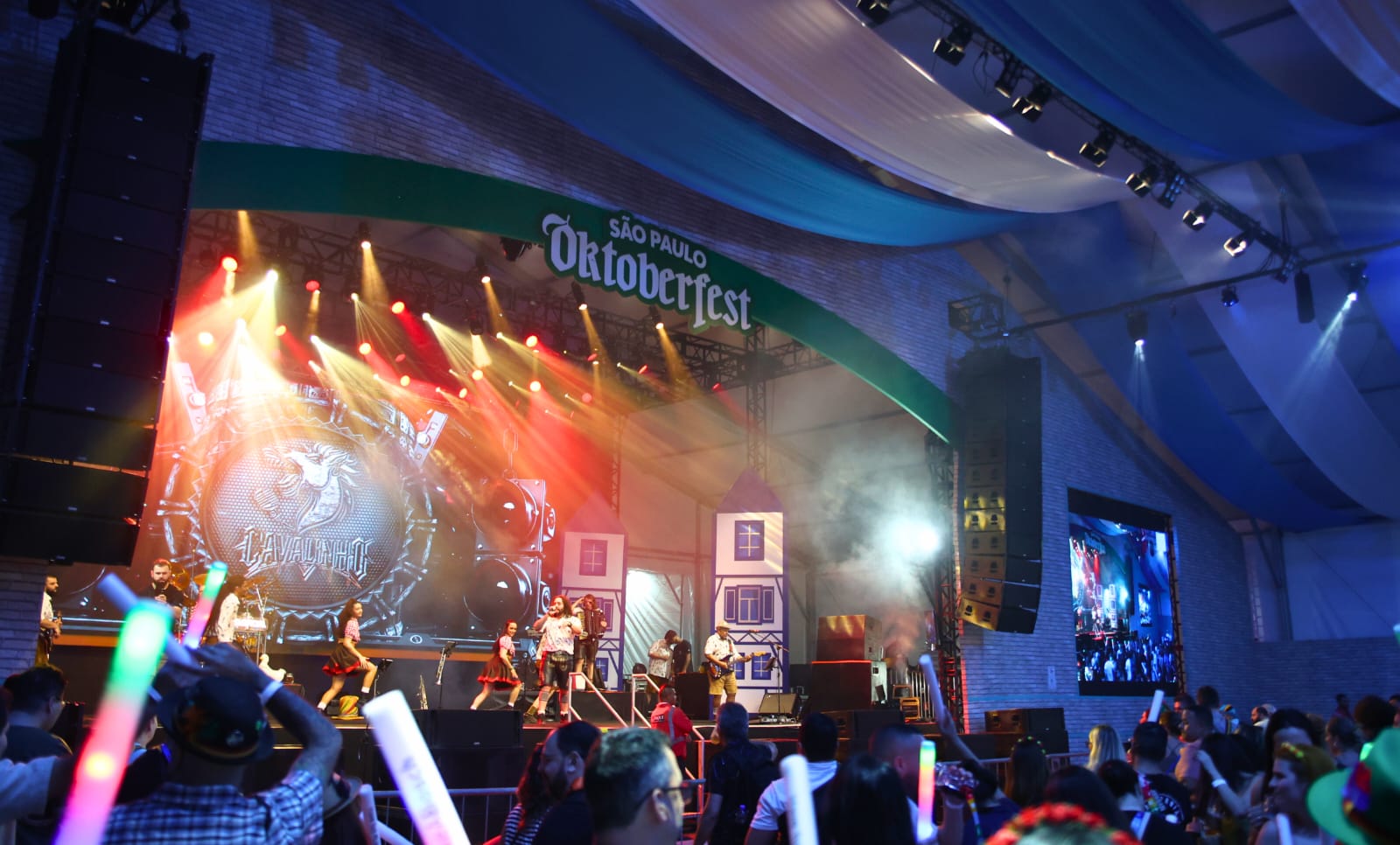 São Paulo Oktoberfest transforma Ibirapuera em vila alemã